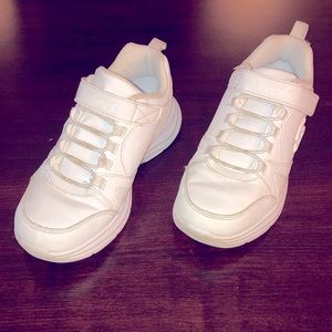 Skechers Kids’ White Glimmer Kicks 81445L (Little Kid)